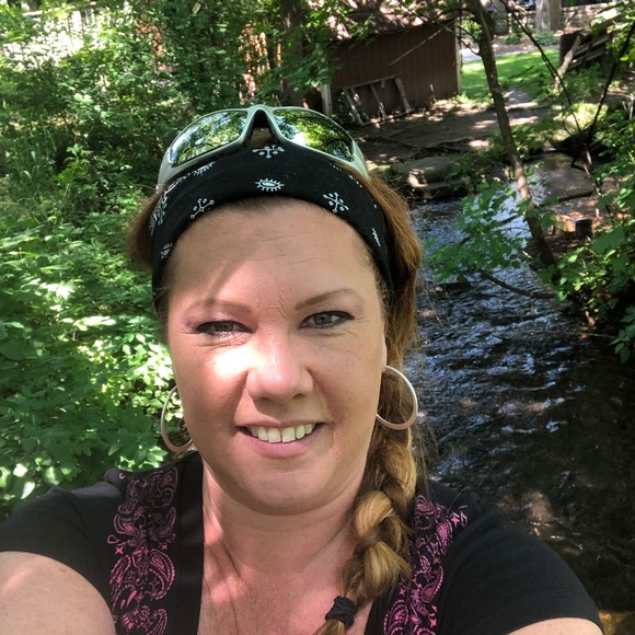 Meet your Posher, Becky - Picture 7 of 8